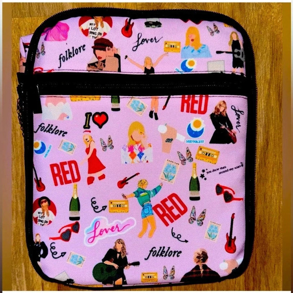 TAYLOR SWIFT SWIFTIE LUNCH PAIL BAG MAKEUP PINK ERAS 1989 POETS TRAVEL SHOWGIRL - Picture 1 of 5